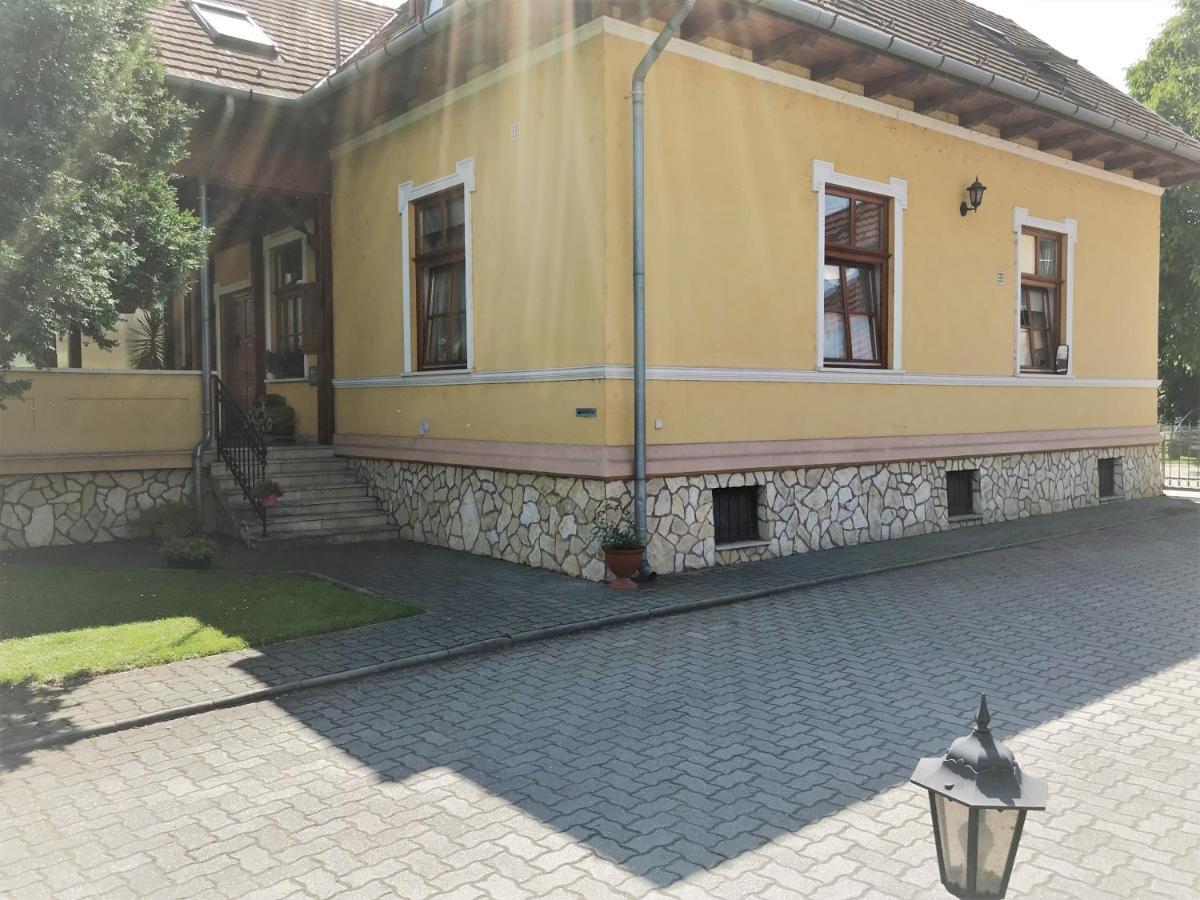Szent Istvan Fogado Hotel Nagymaros Luaran gambar