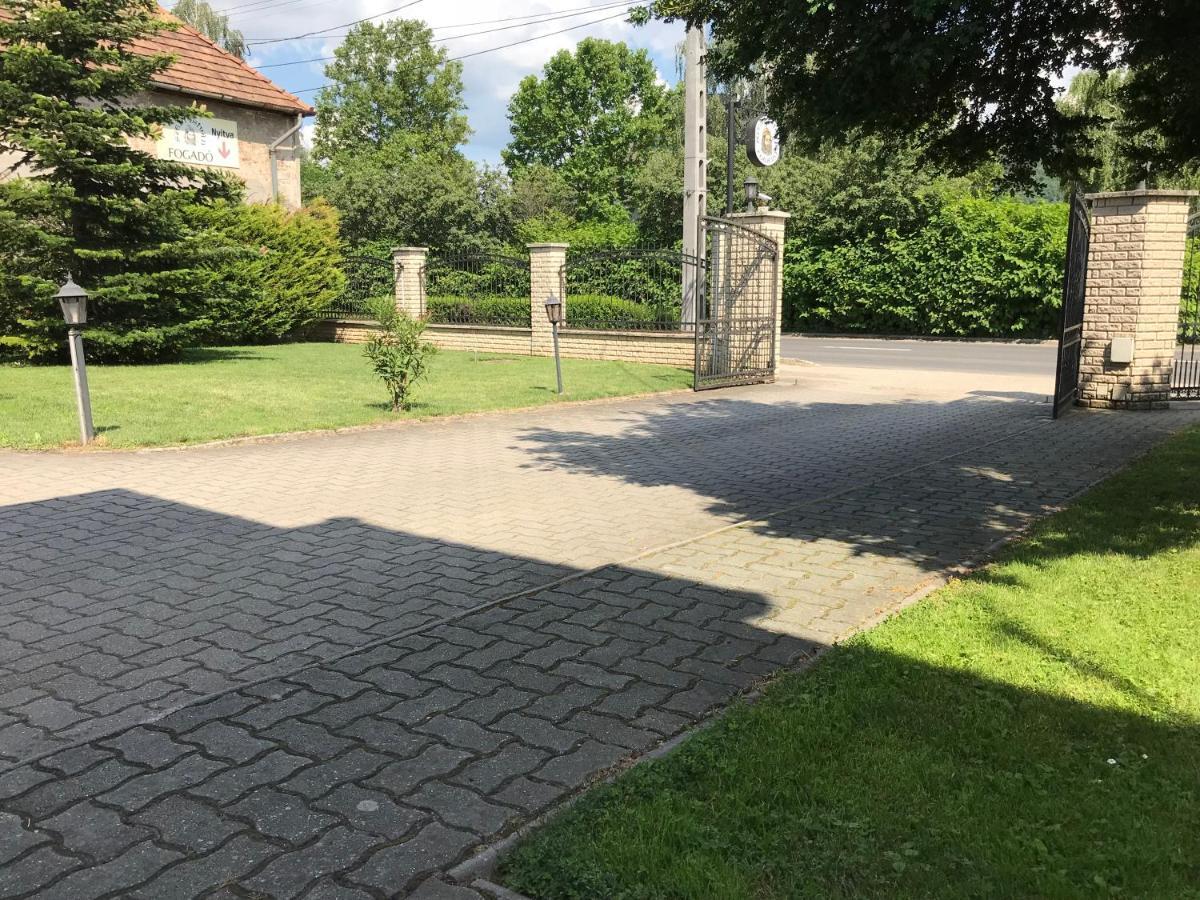 Szent Istvan Fogado Hotel Nagymaros Luaran gambar